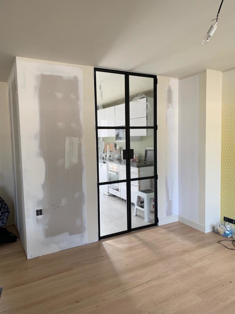 photo porte vitrée en acier